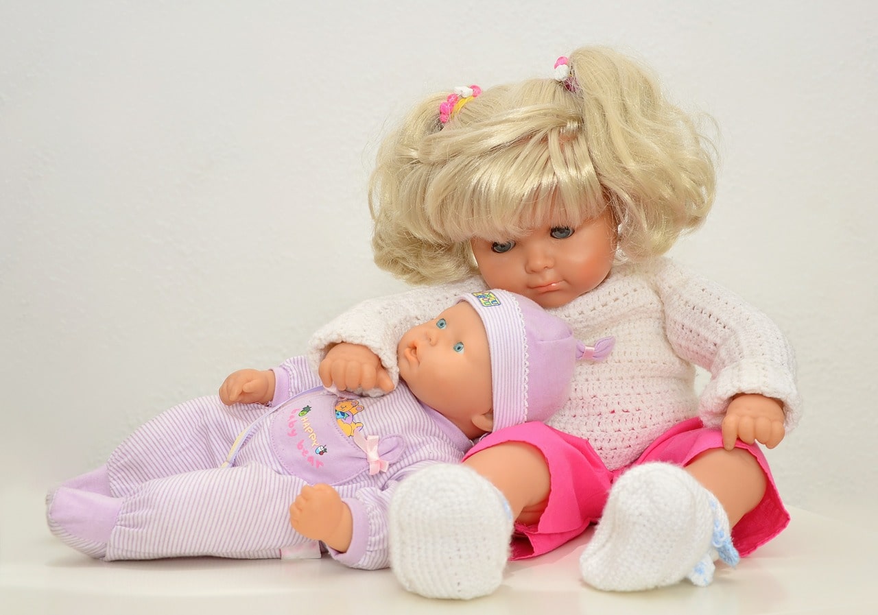 نحوه انتخاب عروسک برای دختران 1 تا 10 سال