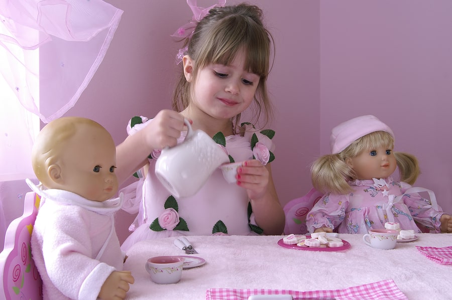 نحوه خرید عروسک برای دختران 4 تا 5 سال